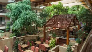 GCplazaHotel_IndoorGardenAtrium