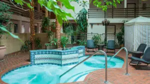 GCplazaHotel_IndoorHotTub